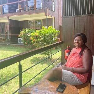 Meet your Posher, Sandra g